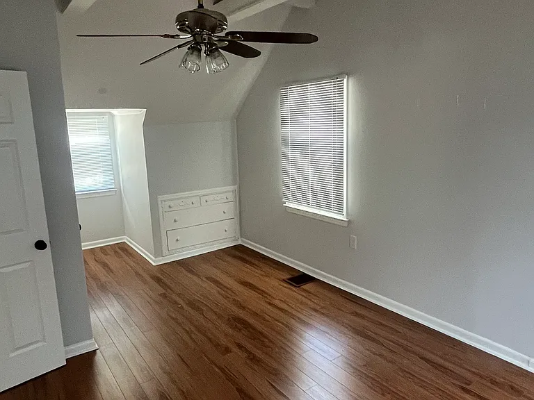31 Ives St — Photo 11