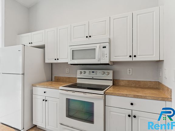 5th image of 2917 44th St W