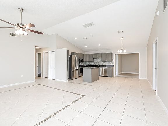 4th image of 821 Del Prado Dr