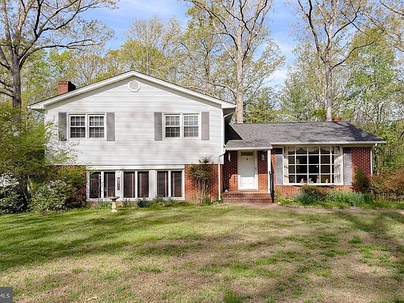 2nd image of 22925 Maple Rd
