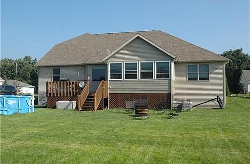 back of home w deck