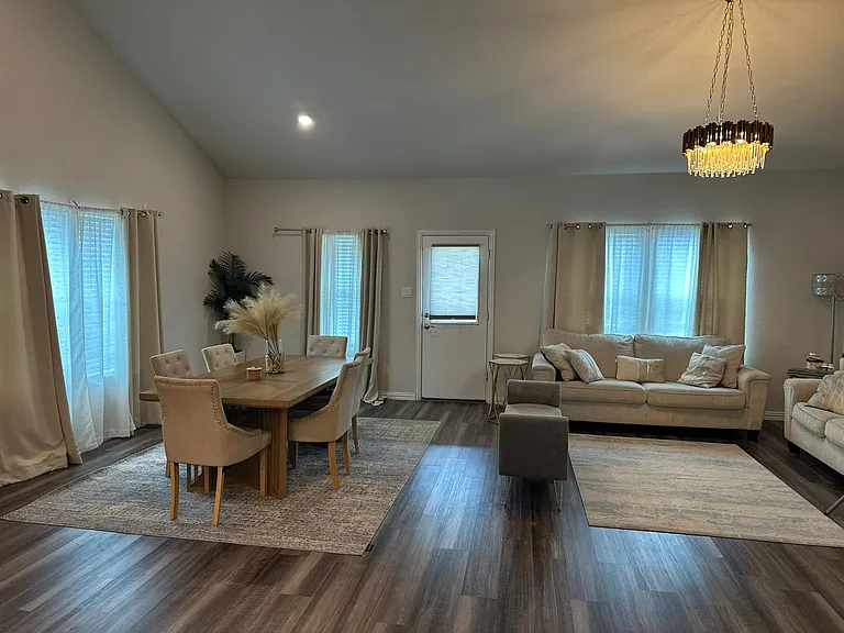 447 Crystal Clear Ln — Photo 2