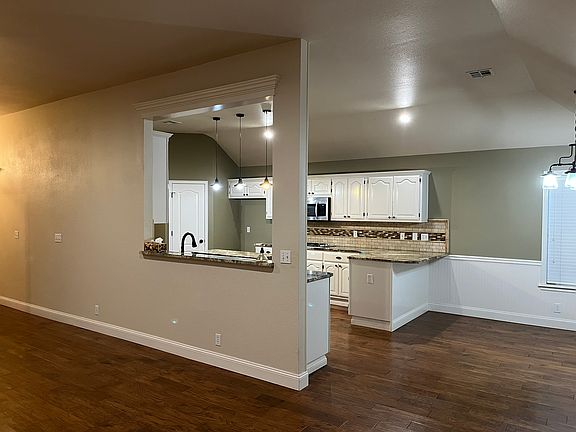 4th image of 4308 S Walnut Ave