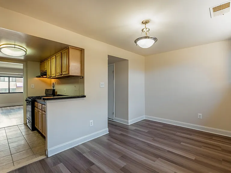 Takoma Landing — Photo 26