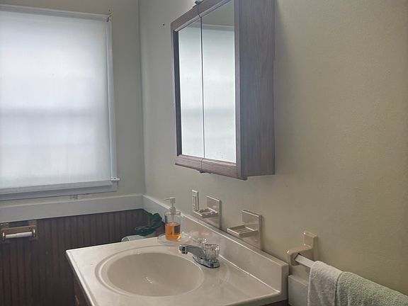 2nd image of 76 Lorchris St APT 5