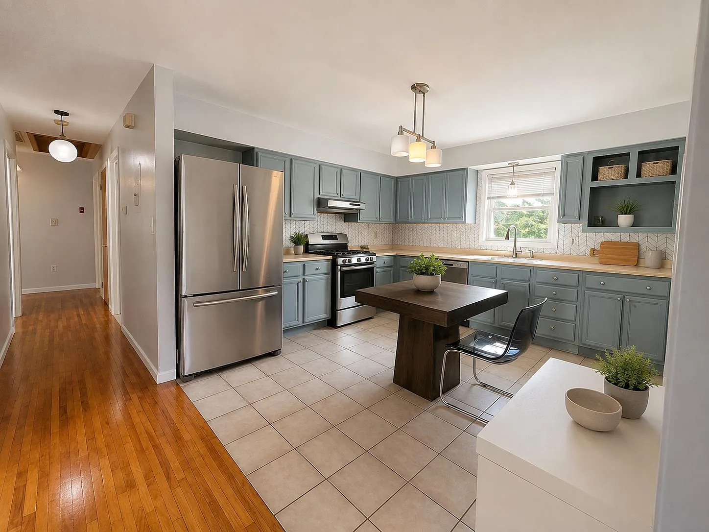 3 bed, 1339 sqft, $2,700 — Photo 3