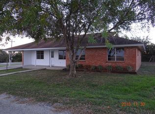 10409 First St, Pettus, TX 78146