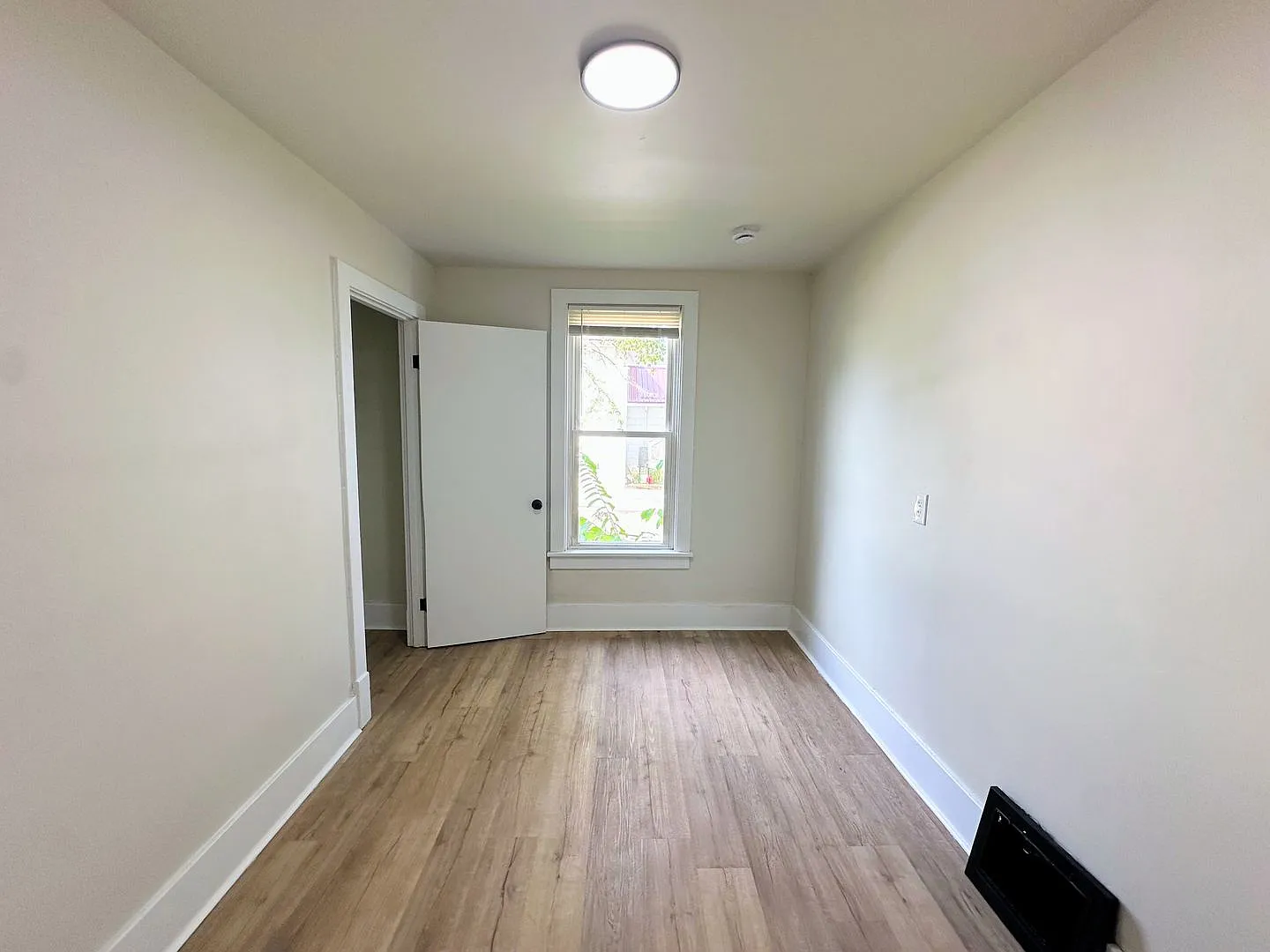 124 S Lake Street - — Photo 4