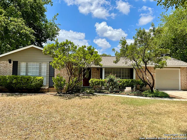 2612 Worldland Dr — Photo 1