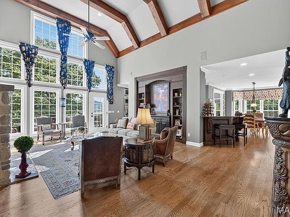 4th image of 731 Bordeaux Cir