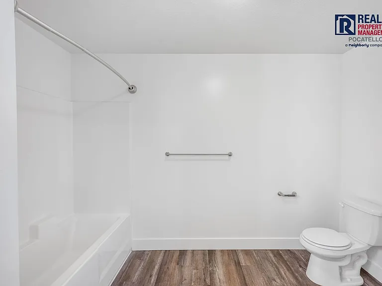 251 W Linden Ave #10 — Photo 11