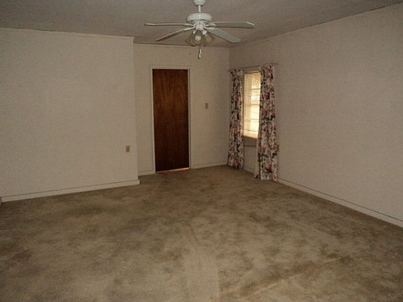 5th image of 306 W Pearl St
