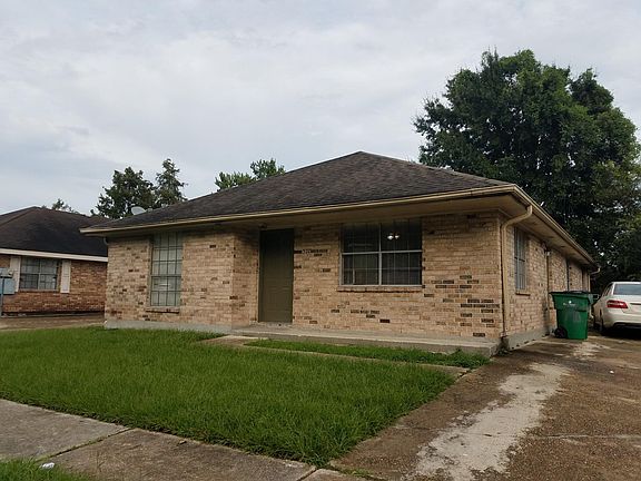 2nd image of 300 Meadows Dr