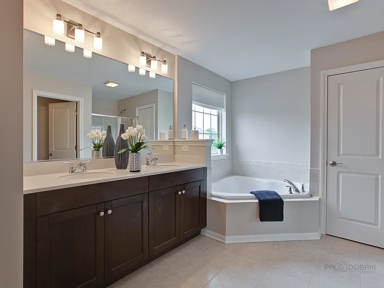 1194 Danforth Ct — Photo 20