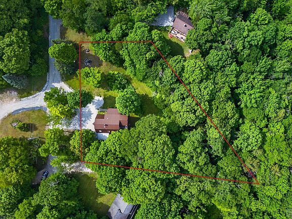 2nd image of 309 Ladyslipper Lane