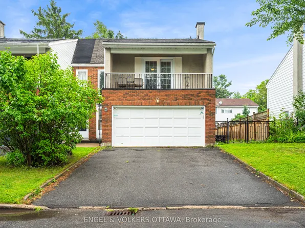 10 Estelle Cres, Ottawa, ON K2H 5X1