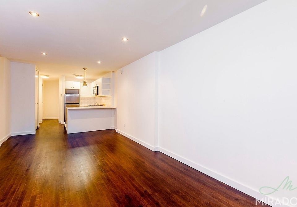 2nd image of 27 W 16th St APT La