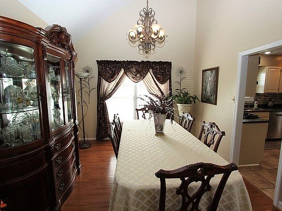 5th image of 15512 Woodstone Cir