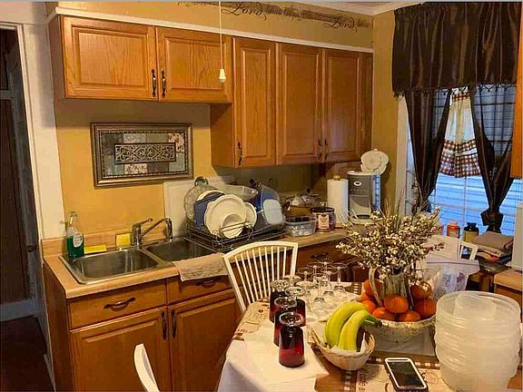 5th image of 6014 Hough Ave