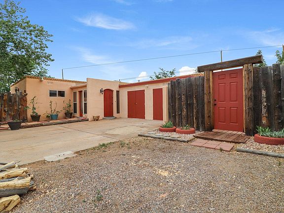 3rd image of 2837 Calle Princesa Juana