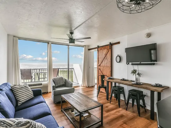 415 E Beach Dr APT 305, Galveston, TX 77550