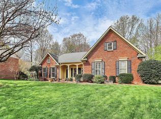 2806 Newport Ln, Matthews, NC 28105