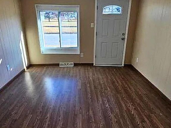 4th image of 94 Buttonwood Ave
