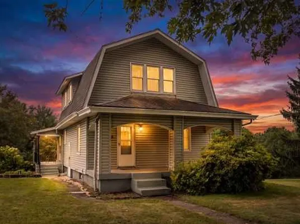 297 Friendship Rd, Beaver Falls, PA 15010