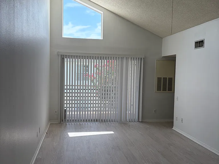 3900 Southpointe Dr #113 — Photo 4