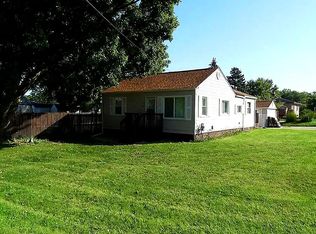 1444 E Williamson St, Burton, MI 48529