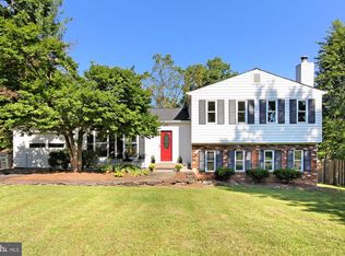 2322 Archdale Rd, Reston, VA 20191