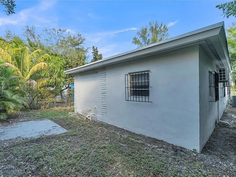 6940 NW 6th Ct #2 — Photo 38
