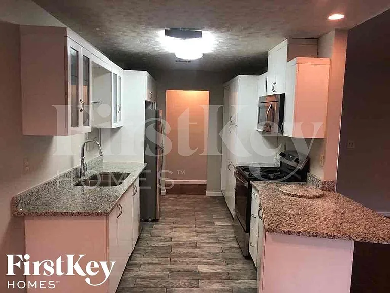 5457 Biffle Ct — Photo 6