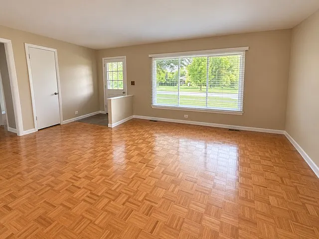 3 bed, 1375 sqft, $2,600 — Photo 2