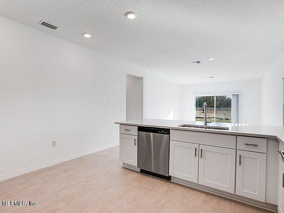 5th image of 8561 LILIAS Circle