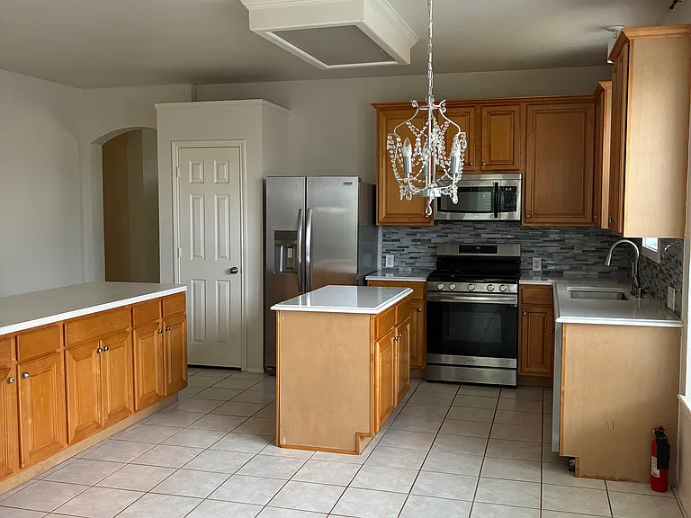8240 Spring Ridge Dr — Photo 8