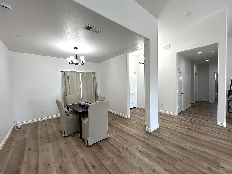 16920 Danbury Ave — Photo 4