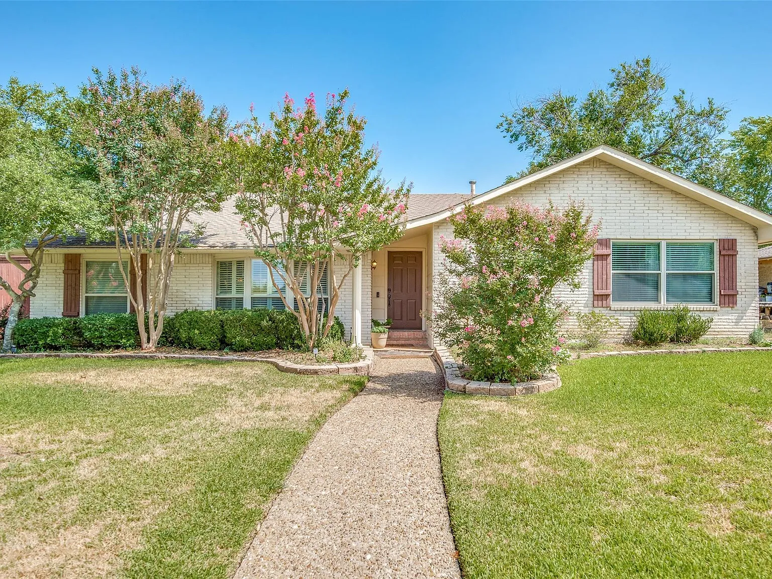 3 bed, 2369 sqft, $3,200 — Photo 1