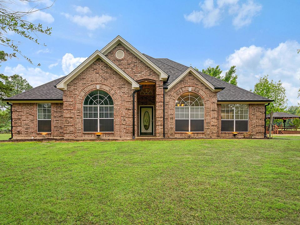1st image of 2735 Meadow Ln
