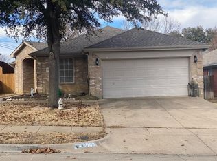 803 Slaughter Ln, Euless, TX 76040