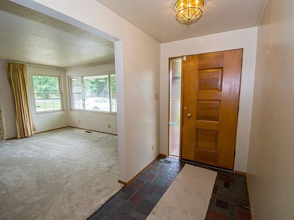 4th image of 1854 Churchill Dr