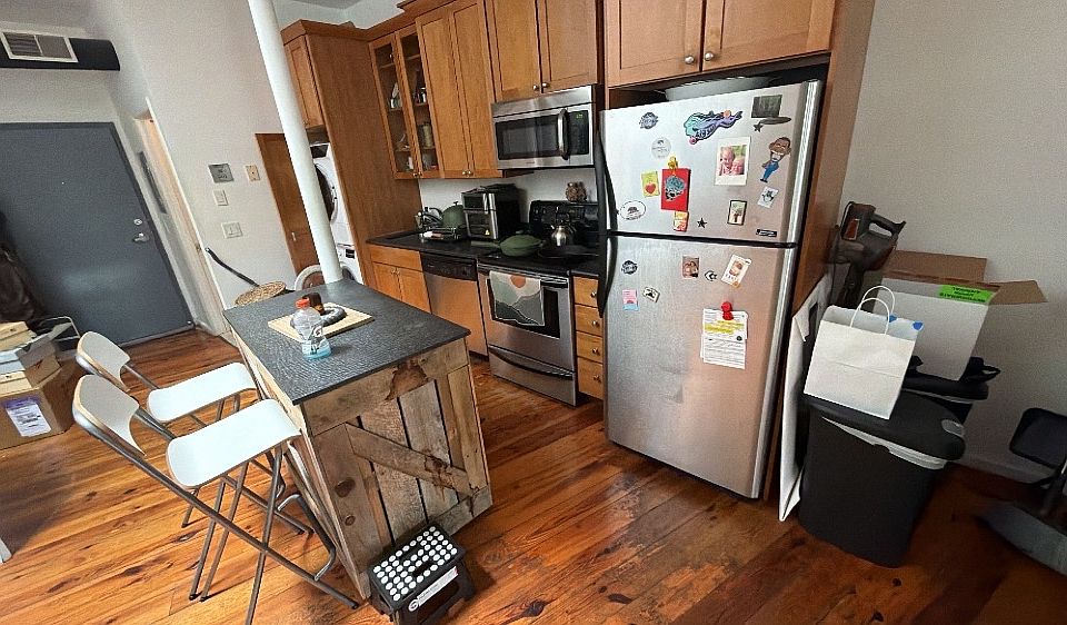 2nd image of 600 Columbia Rd Ste 1