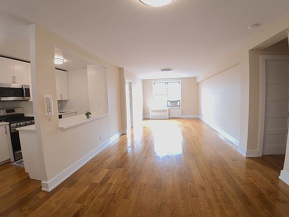 5th image of 14220 Franklin Ave APT 7F