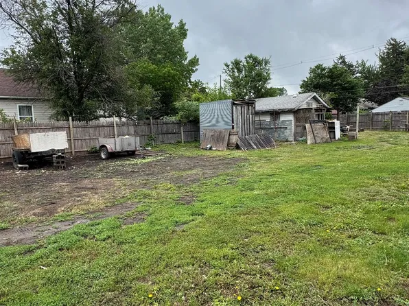 Oak Ave, Crete, NE 68333