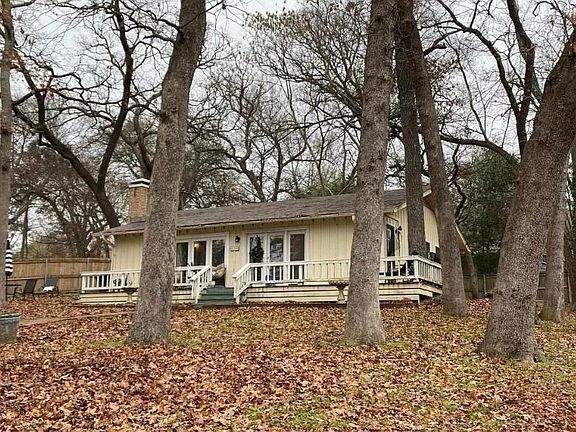 2nd image of 559 Hideaway Ln E