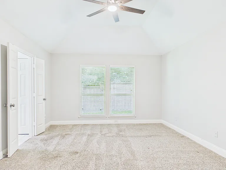 1405 Meadowbrook Dr — Photo 29
