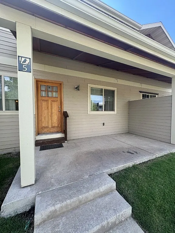 3 bed, 2.5 bath, 1500 sqft, $2,500 — Photo 1