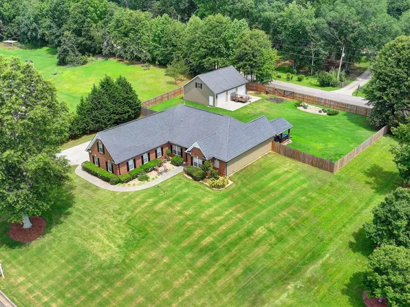 1003 Arbor Lake Walk, Hoschton, GA 30548