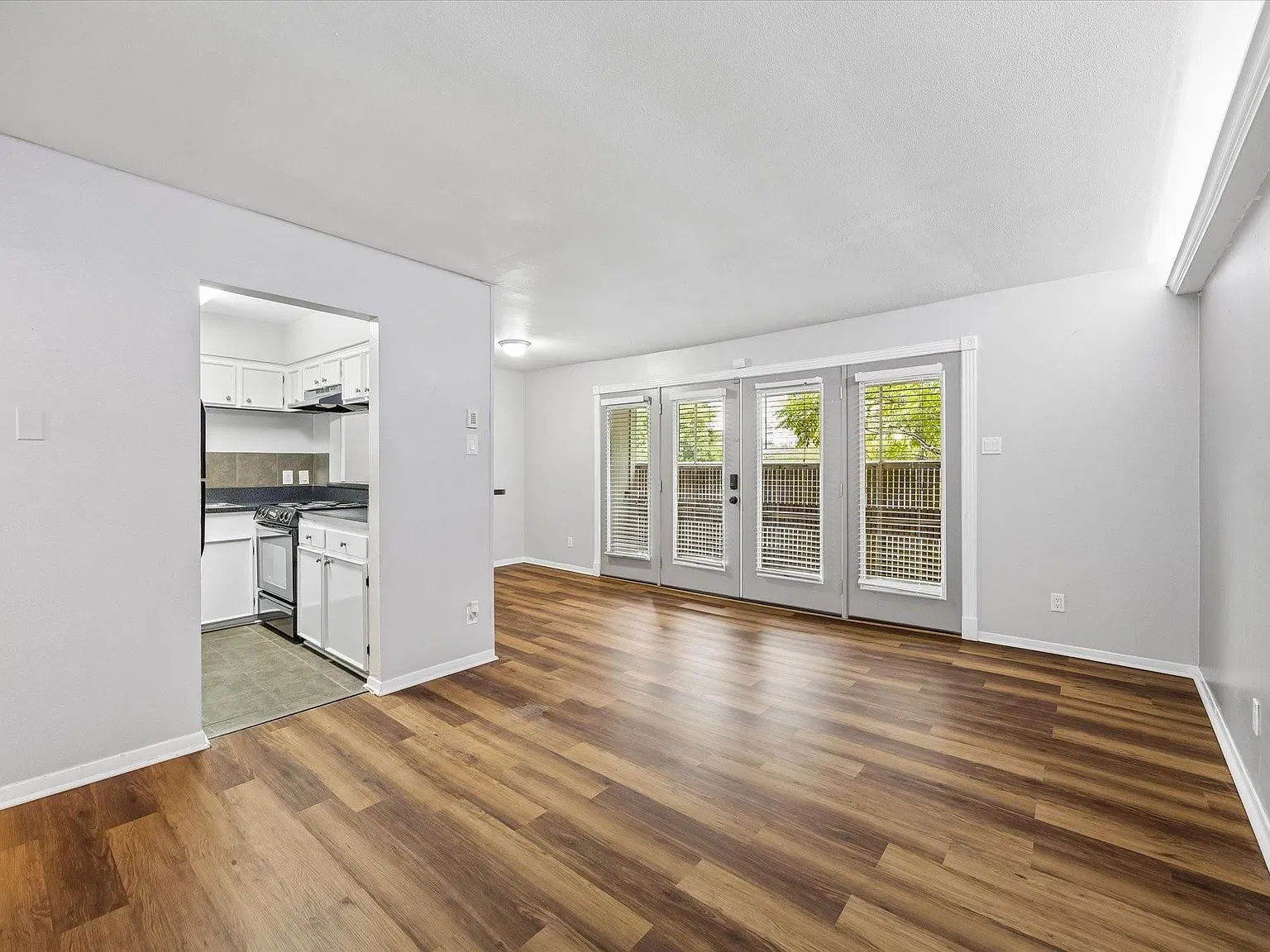 1 bed, 1.0 bath, 630 sqft, $1,200 — Photo 3