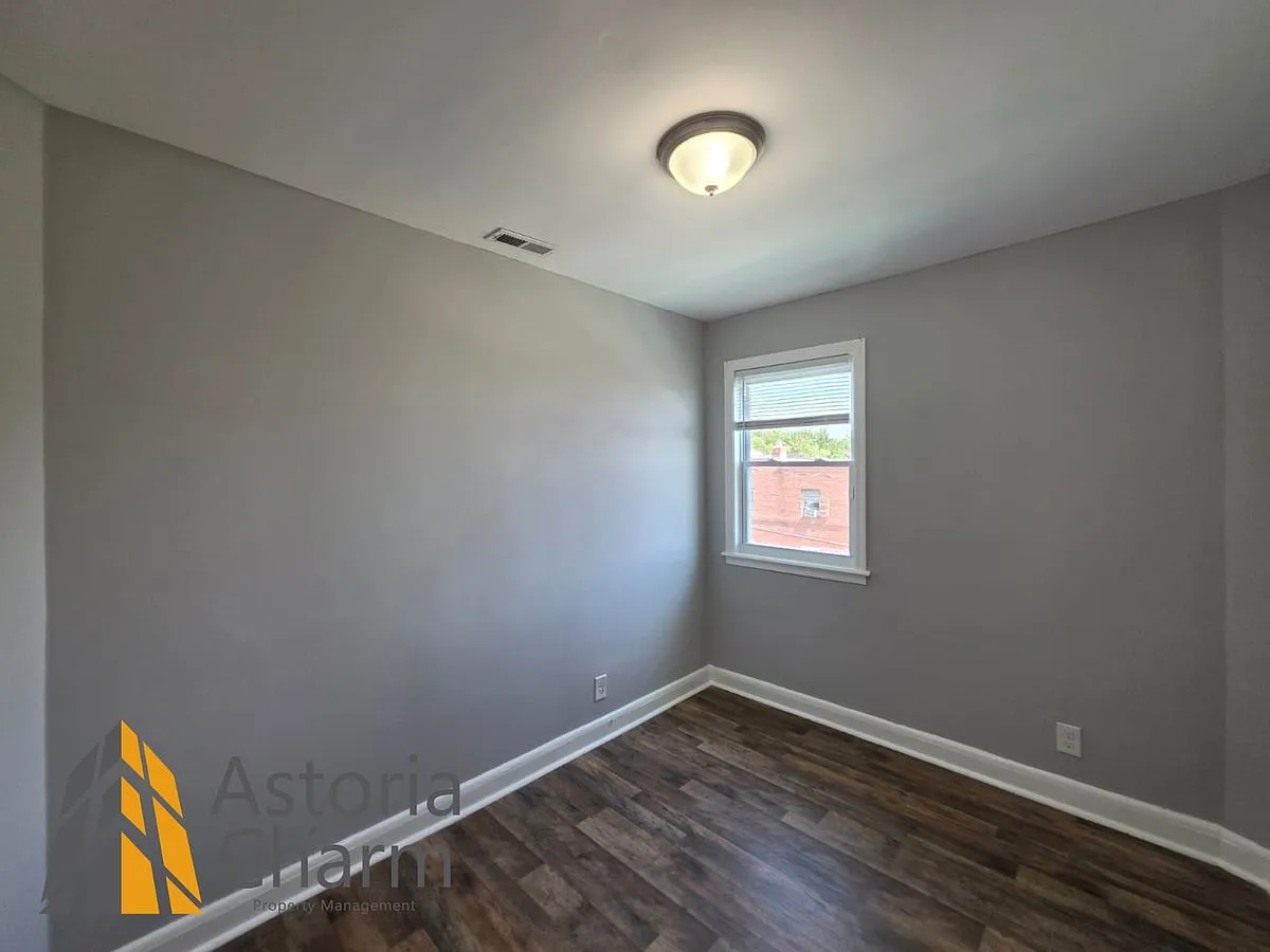 1015 Lyndhurst St - 1015 Lyndhurst St — Photo 4